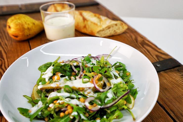 Rocket salad with kefir and lentils - a great salad for BBQ