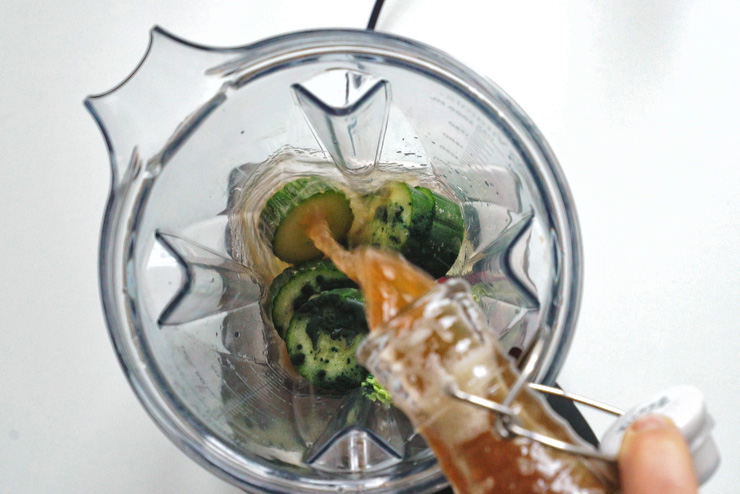 Avocado trifft Spirulina im Kombucha Drink mit Apfel und Gurke - EinTurbo für deinen Tag - Der Mix