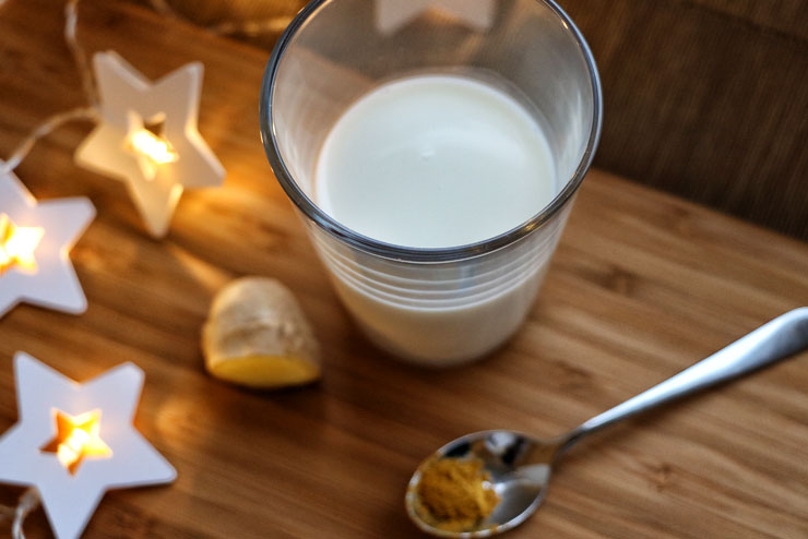 Turmeric latte with milk kefir – the golden milk for cold days - kefir turmeric