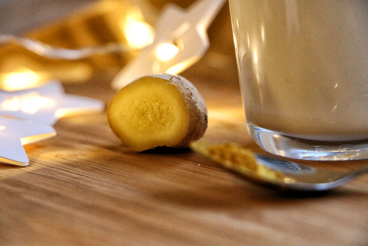 Turmeric latte with milk kefir – the golden milk for cold days - turmeric