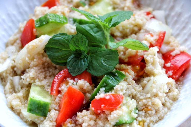 Wasserkefir Couscous Salat - buntes Gemüse trifft frischen Kefir- salat