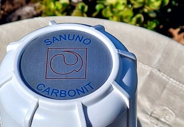 Mit dem praktischen Auftisch-Wasserfilter SANUNO Classic von Carbonit können Sie spielend einfach Ihr Leitungswasser filtern und beste Wasserqualität pur und für Ihre Fermentation genießen. Jetzt Wasserfilter online kaufen