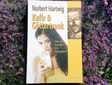 Preview: Do you want important information about water kefir (japanese water crystals), milk kefir (kefir grains) and kombucha tea fungus? Here you can buy books about kefir and kombucha online