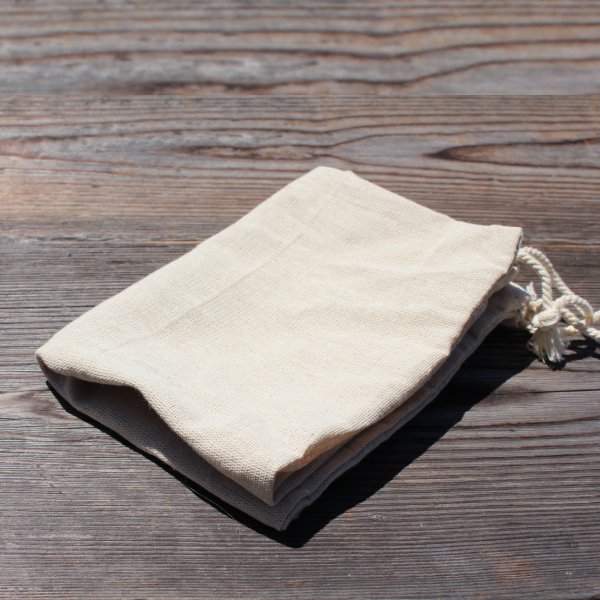With this great bread bag made of linen, your healthy sourdough biscuits stay fresh longer. Get our linen bread bag now.