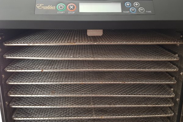 With the practical Excalibur dehydrator you can dry your fruits, vegetables & Co. in raw food quality. Buy the Excalibur dehydrator online now