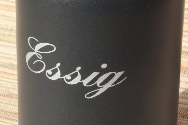 Would you like to take organic apple cider vinegar for salads, dressings and much more? From regional cultivation from a small factory. Or would you like to make apple cider vinegar yourself? Here you can order organic apple cider vinegar, unfiltered, nat