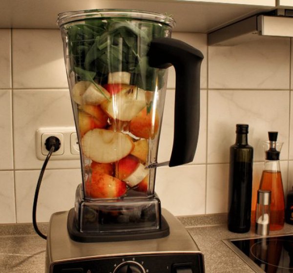 Vitamix TNC 5200 | Professional blender for smoothies & Co.